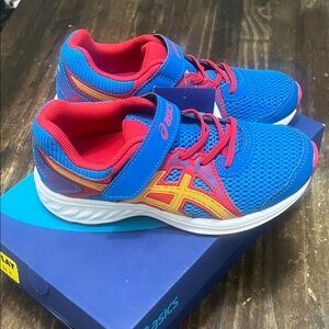 ASICS NIB Kids Jolt 2 Size 2.5 Little Boy
